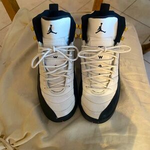 Jordan 23 great condition size 7. No insoles or box